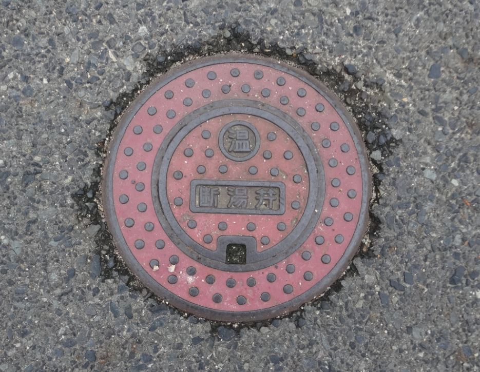 85-6_manhole