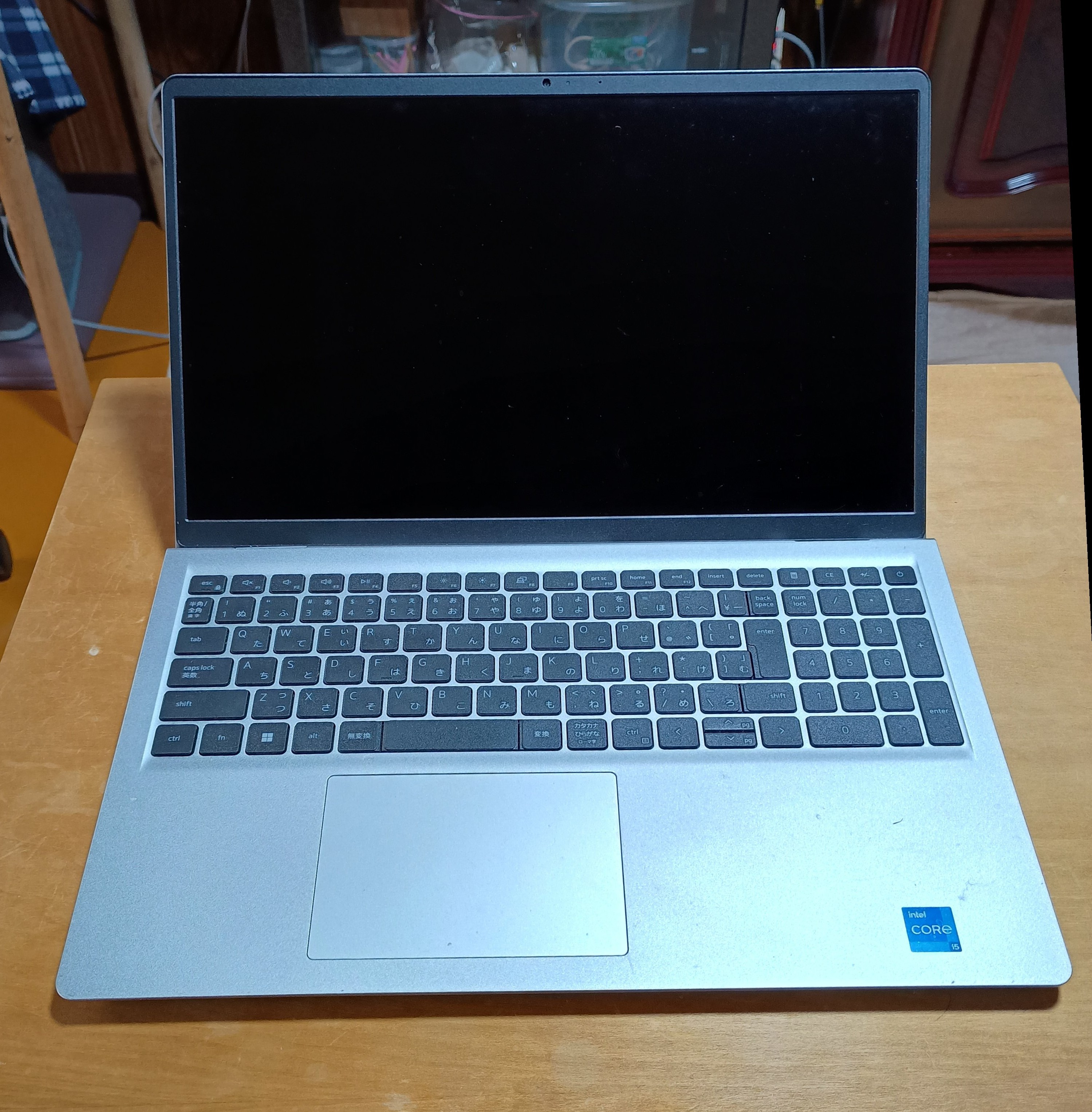 824-1_laptop_20251229